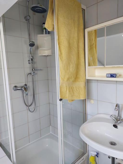Helle Ruhige Zimmer Zu Vermieten Kassel Exterior photo